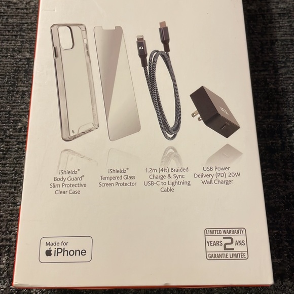 iQ Grab & Go essentials kit for iPhone 12’s - Picture 2 of 6